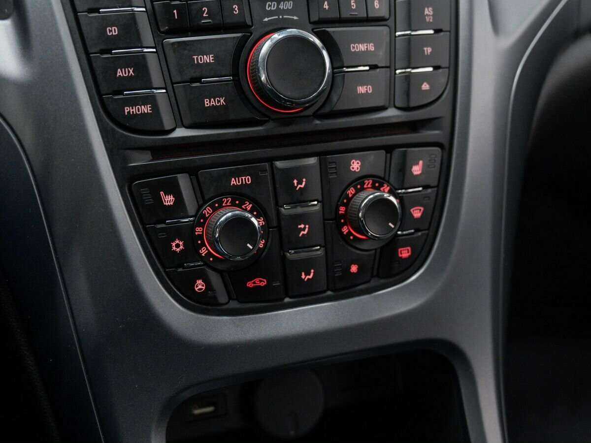 Opel Astra б/у, 2013, Механическая. Фото: #18