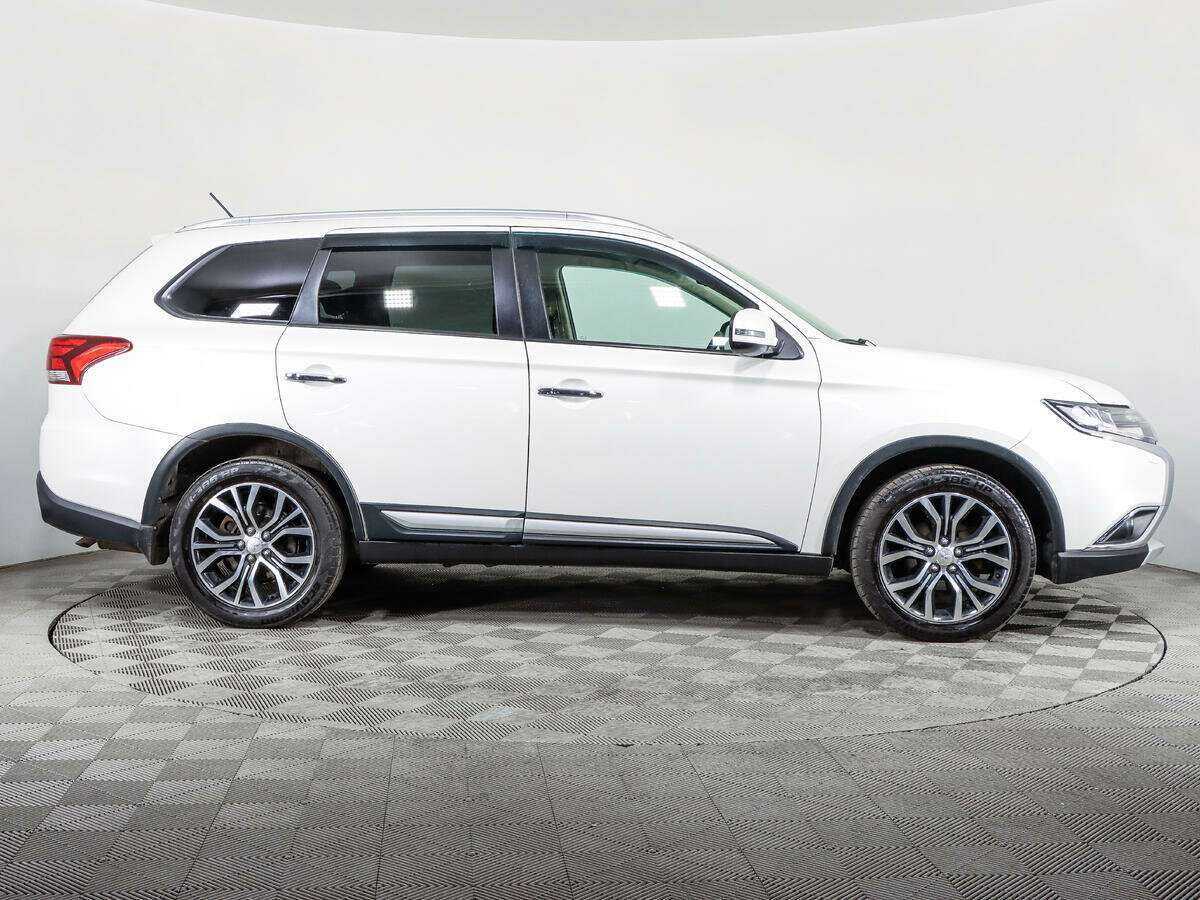 Mitsubishi Outlander б/у, 2016, Вариатор. Фото: #3