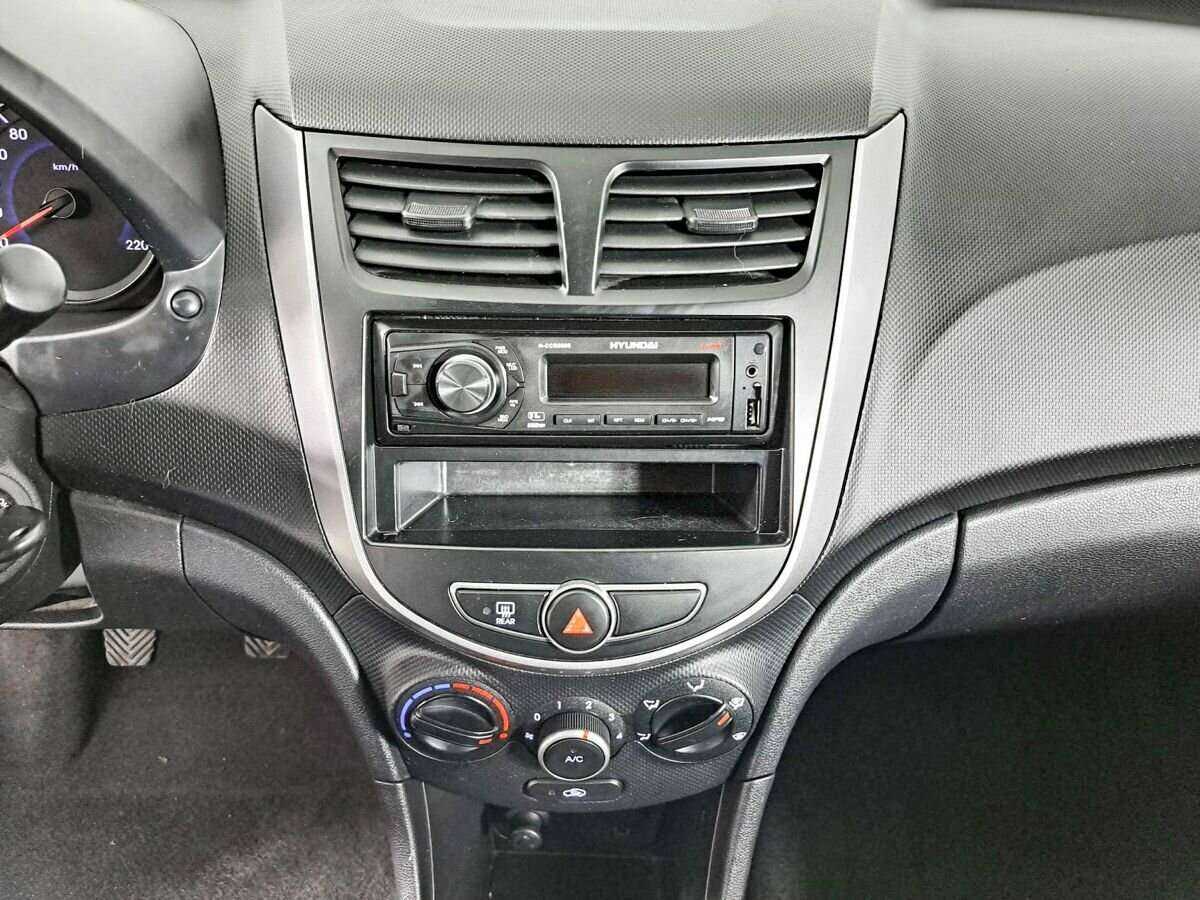 Hyundai Solaris б/у, 2014, Механическая. Фото: #12