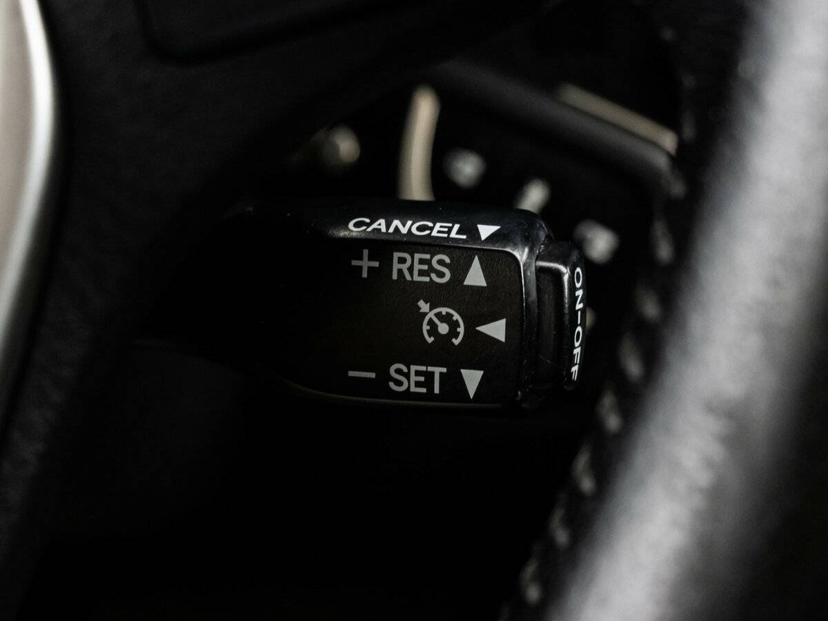 Toyota Corolla б/у, 2013, Механическая. Фото: #16