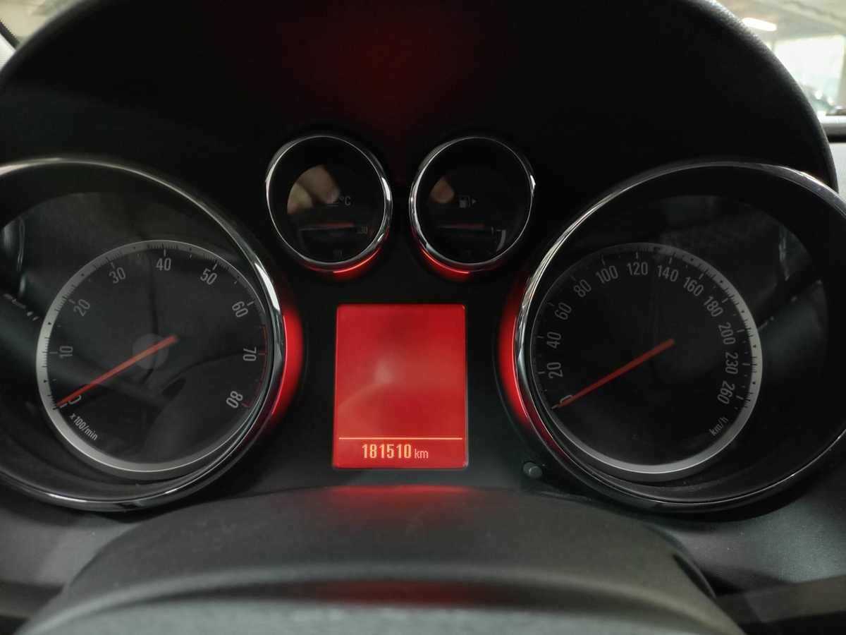 Opel Astra б/у, 2012, Механическая. Фото: #12