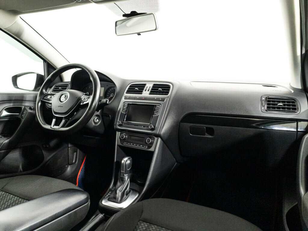 Volkswagen Polo б/у, 2018, Автоматическая. Фото: #8