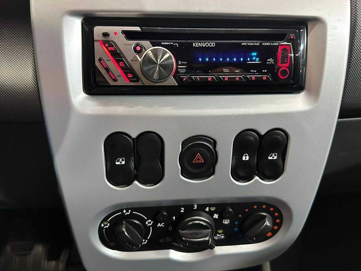 Renault Sandero б/у, 2012, Механическая. Фото: #12