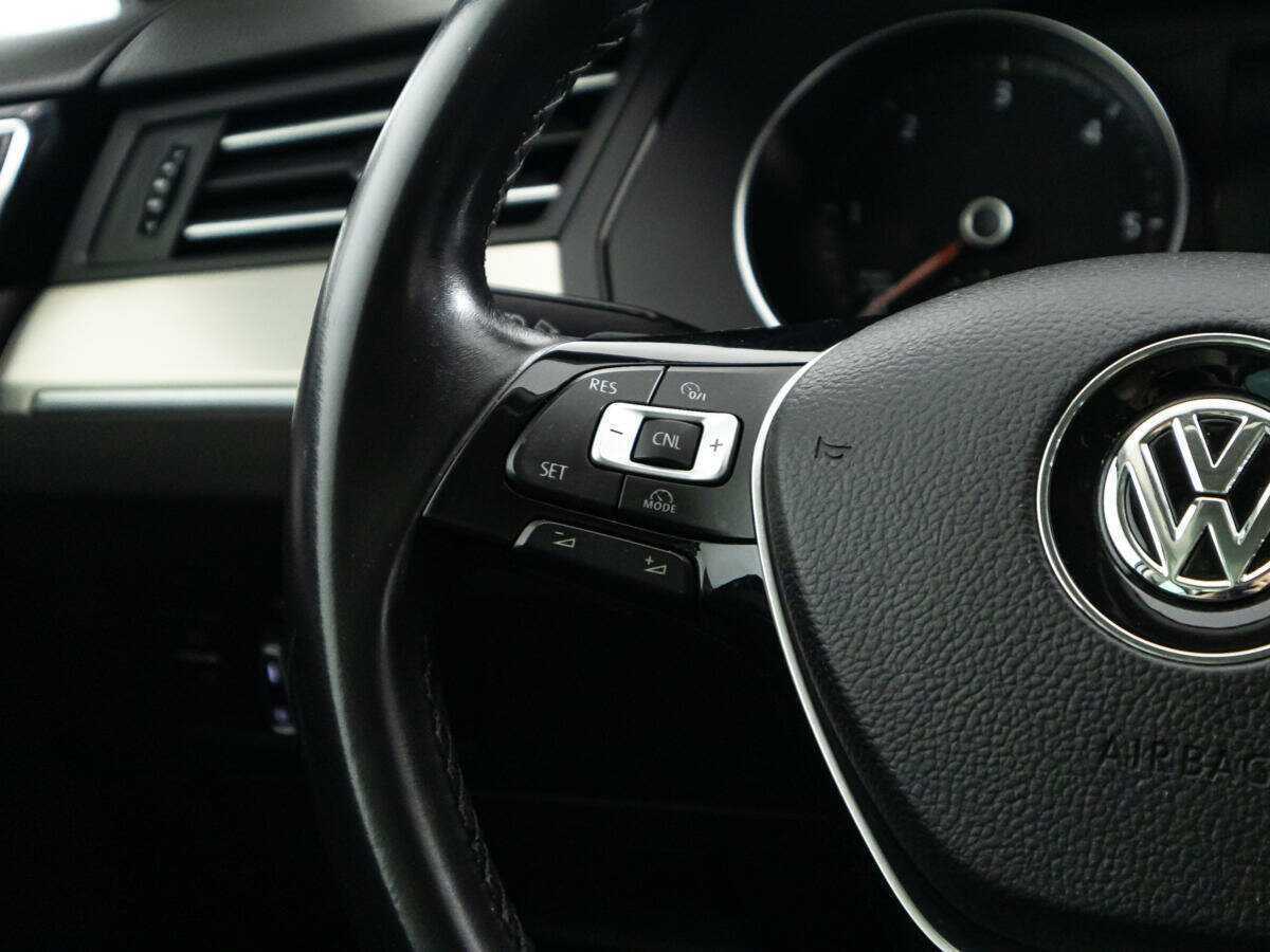 Volkswagen Passat б/у, 2017, Роботизированная. Фото: #17