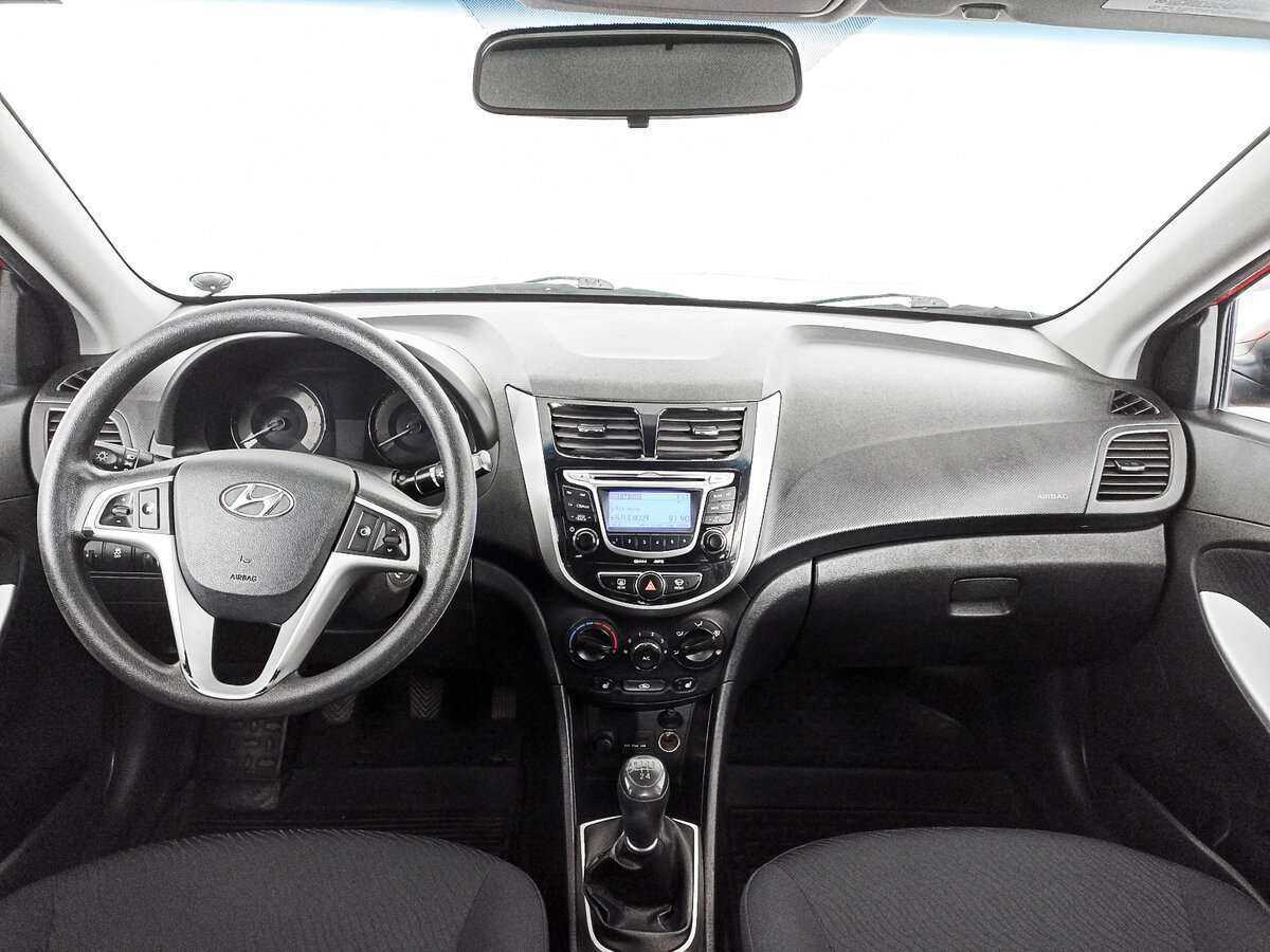Hyundai Solaris б/у, 2012, Механическая. Фото: #9