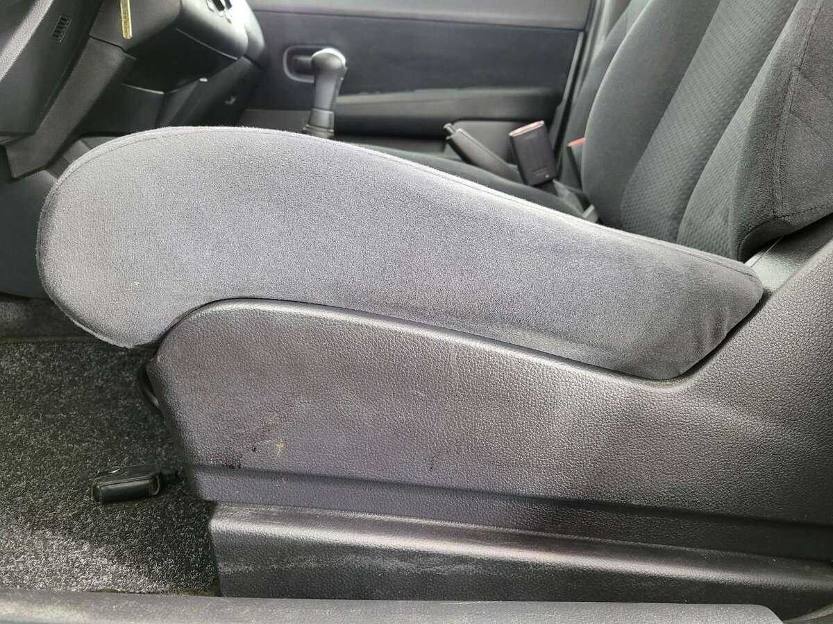 Nissan Tiida б/у, 2013, Механическая. Фото: #9