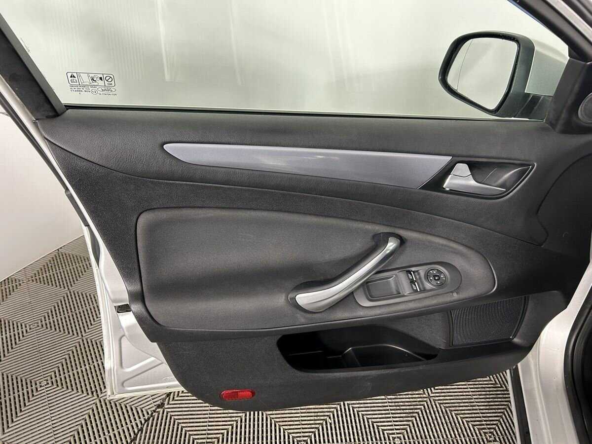 Ford Mondeo б/у, 2012, Механическая. Фото: #7