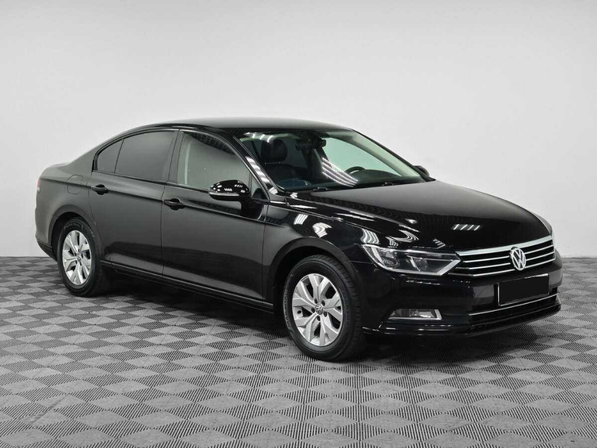 Volkswagen Passat б/у, 2016, Роботизированная. Фото: #2