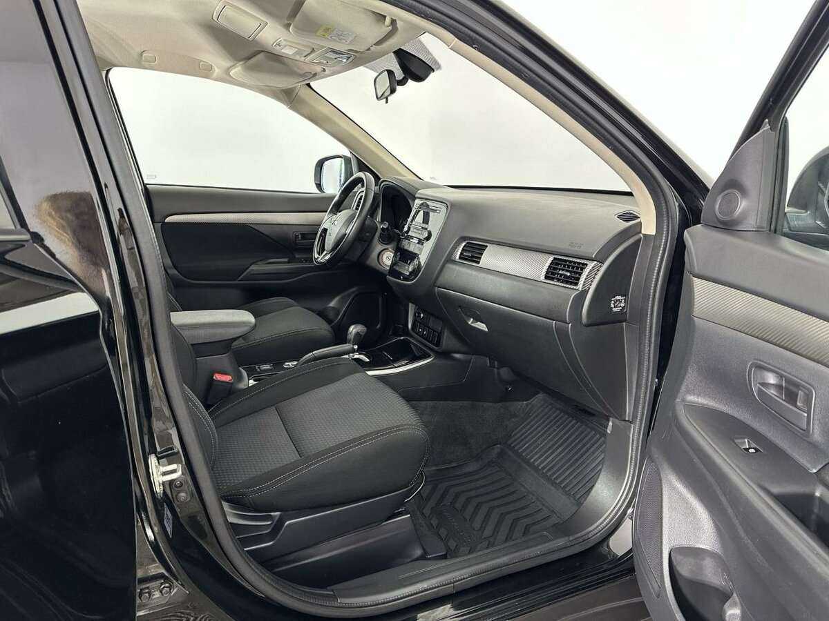 Mitsubishi Outlander б/у, 2017, Вариатор. Фото: #13