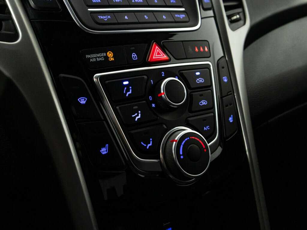 Hyundai i30 б/у, 2014, Автоматическая. Фото: #14