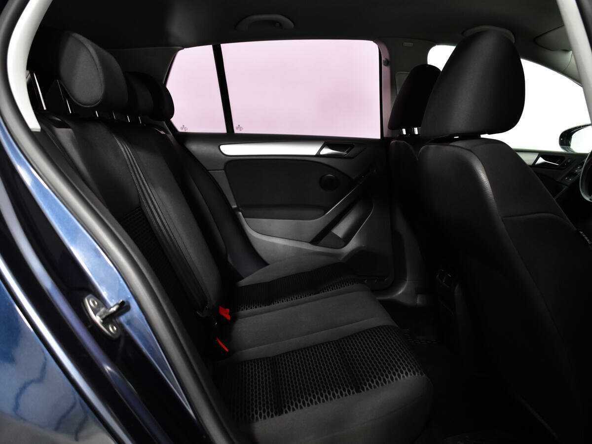 Volkswagen Golf б/у, 2012, Механическая. Фото: #9