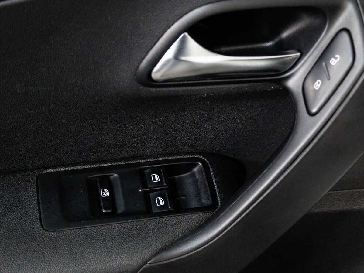 Volkswagen Polo б/у, 2015, Механическая. Фото: #12
