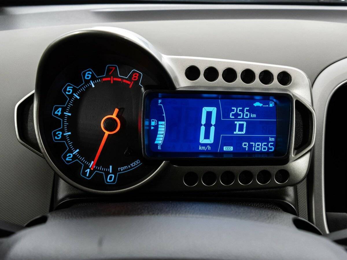 Chevrolet Aveo б/у, 2015, Автоматическая. Фото: #12