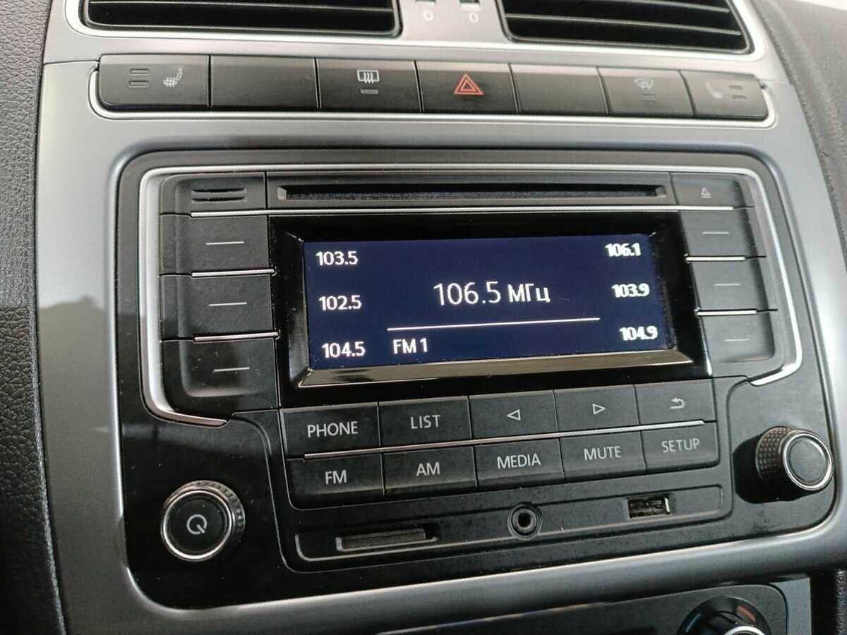 Volkswagen Polo б/у, 2016, Механическая. Фото: #12