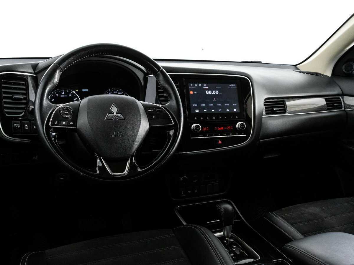 Mitsubishi Outlander б/у, 2021, Вариатор. Фото: #10