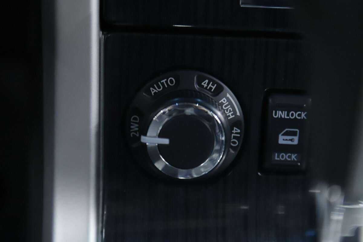 Nissan Pathfinder б/у, 2014, Автоматическая. Фото: #14