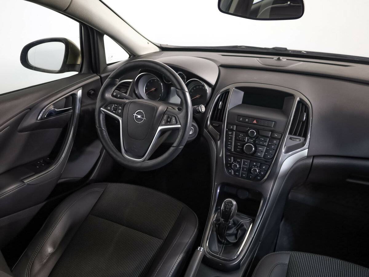 Opel Astra б/у, 2012, Механическая. Фото: #6