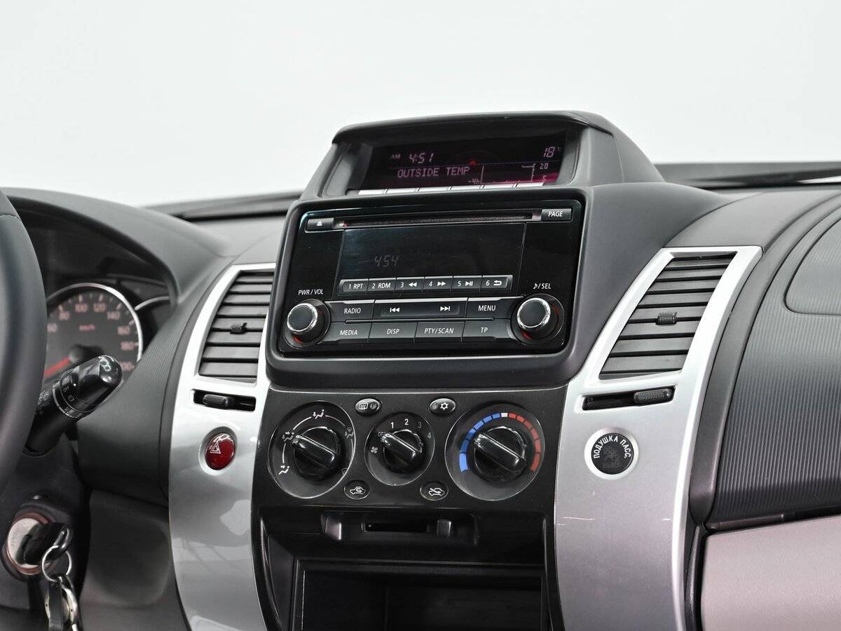 Mitsubishi Pajero Sport б/у, 2014, Механическая. Фото: #9