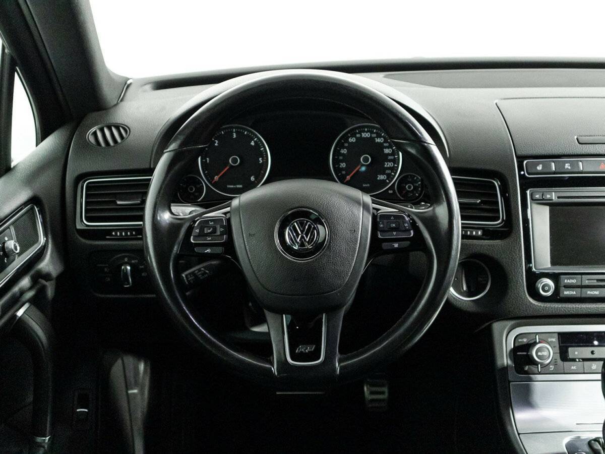 Volkswagen Touareg б/у, 2016, Автоматическая. Фото: #21