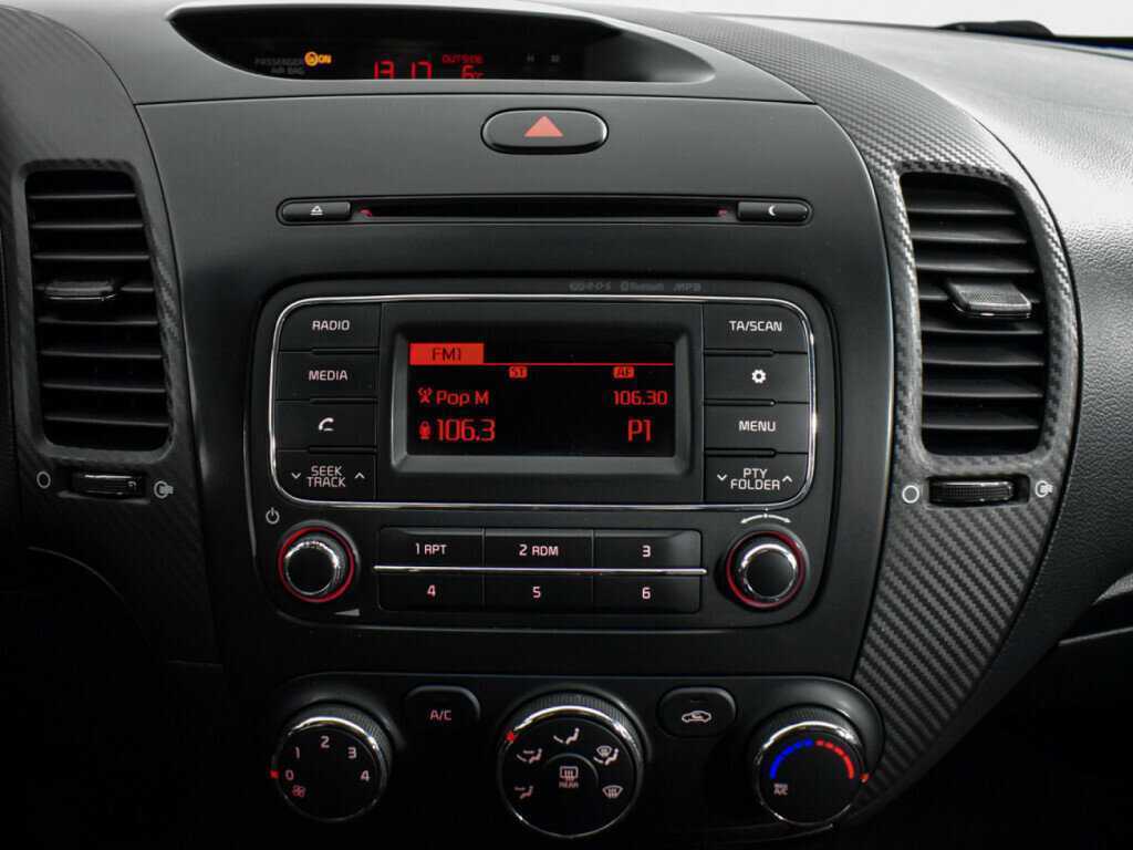 Kia Cerato б/у, 2015, Механическая. Фото: #12