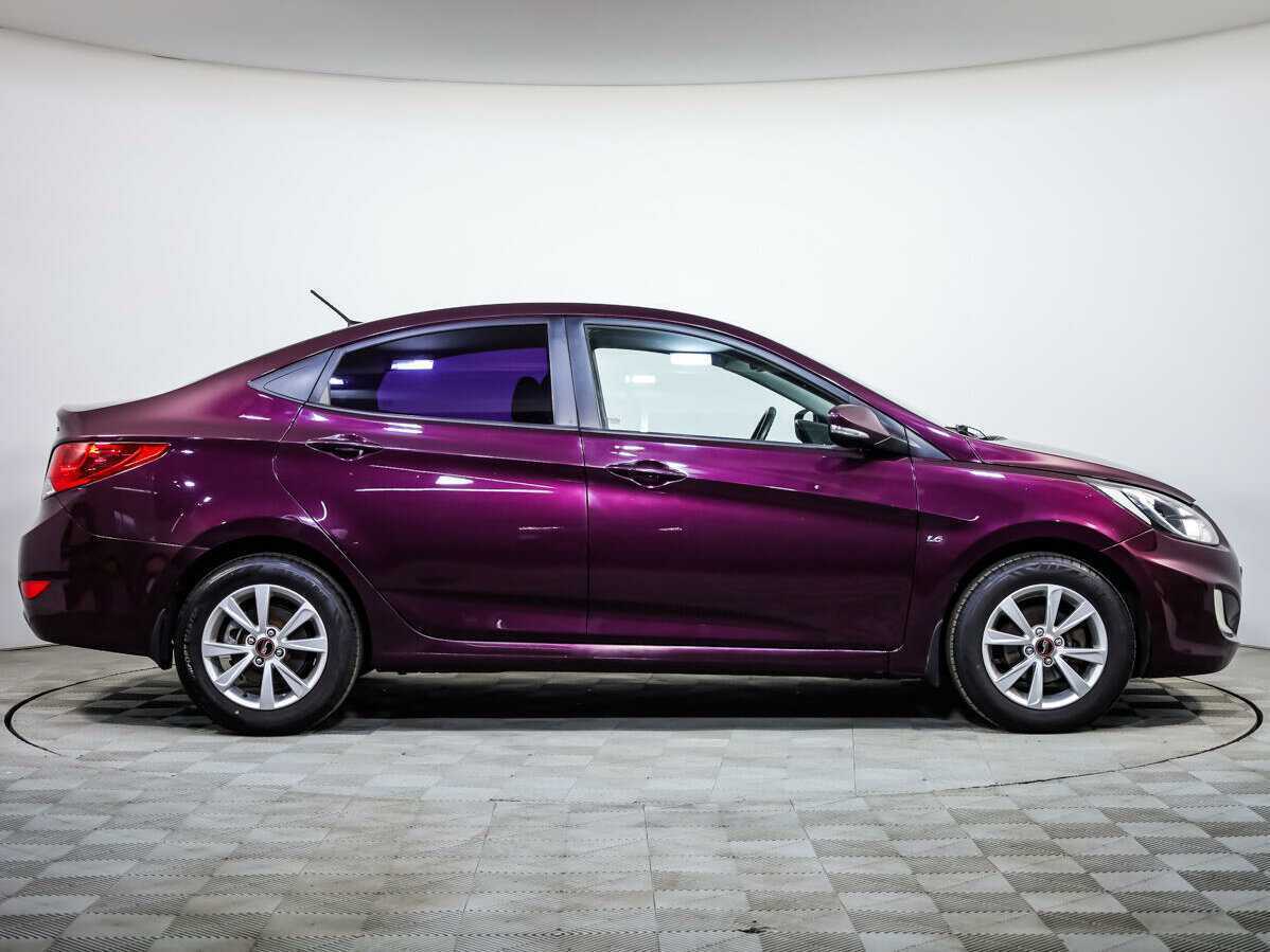 Hyundai Solaris б/у, 2012, Автоматическая. Фото: #2