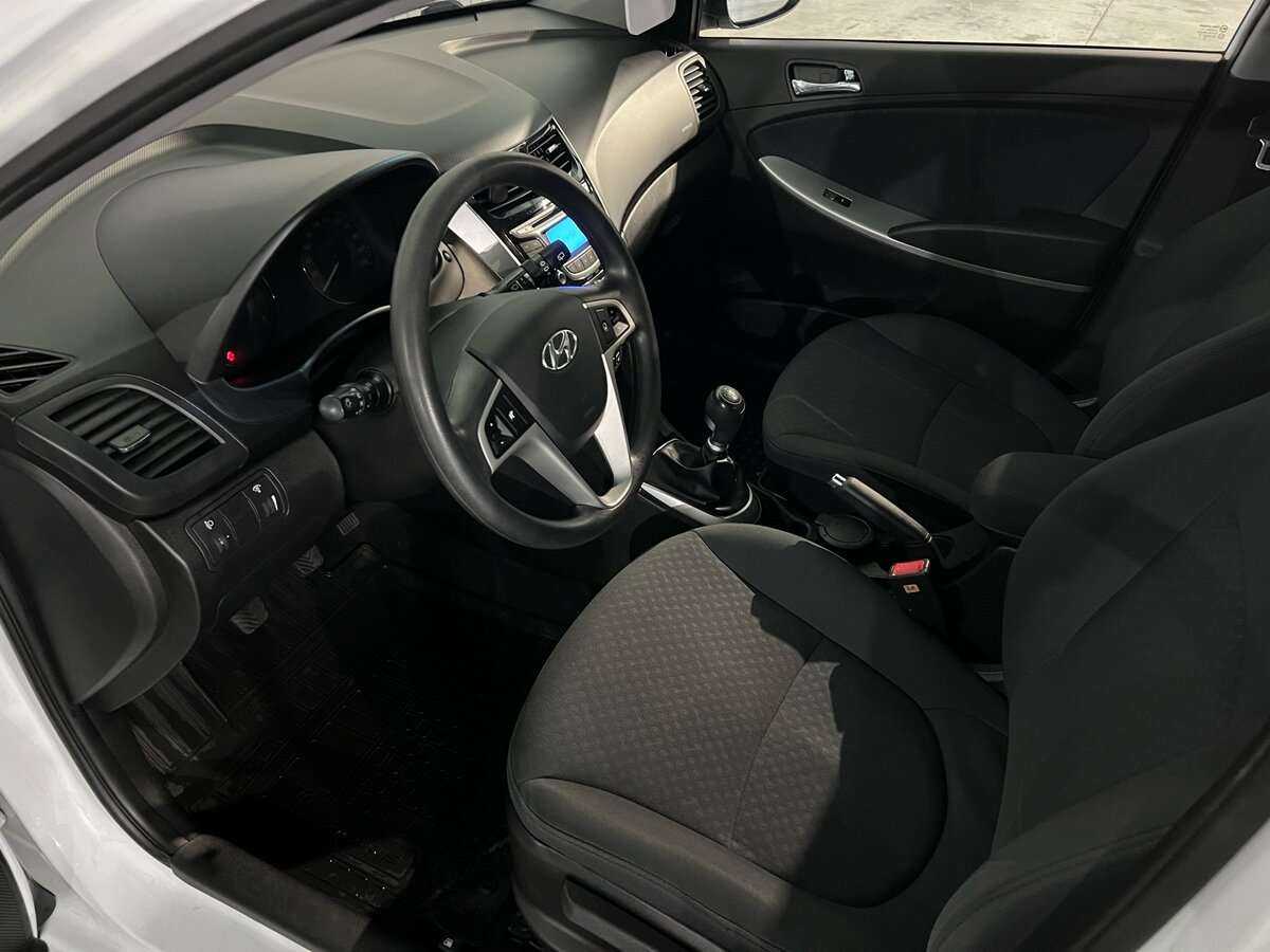 Hyundai Solaris б/у, 2014, Механическая. Фото: #9