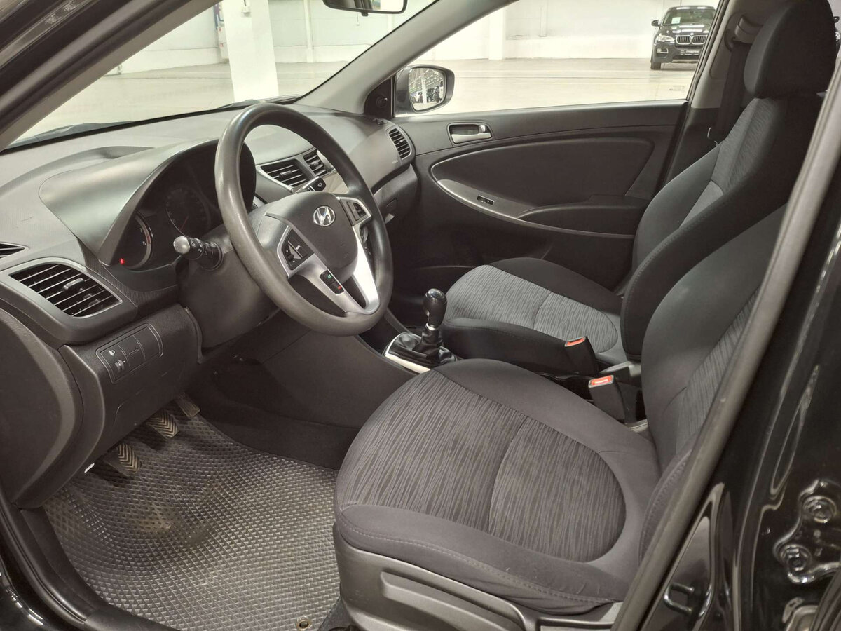 Hyundai Solaris б/у, 2016, Механическая. Фото: #15