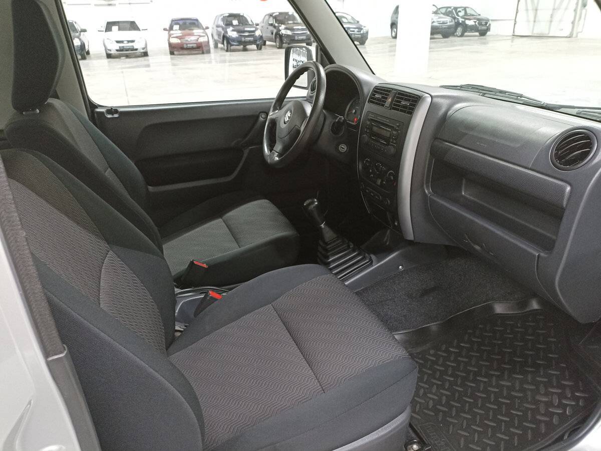 Suzuki Jimny б/у, 2013, Механическая. Фото: #10