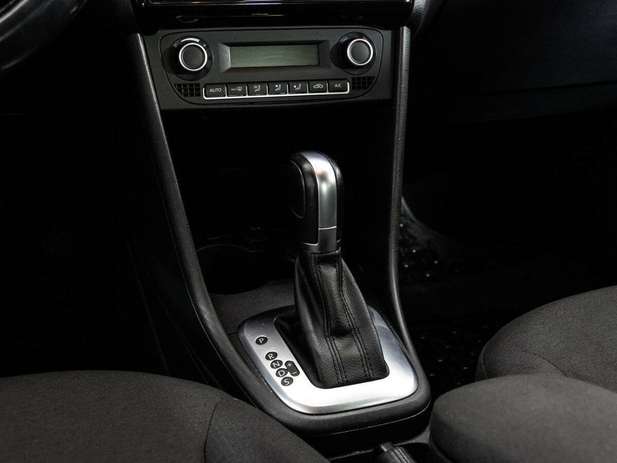 Volkswagen Polo б/у, 2017, Автоматическая. Фото: #9