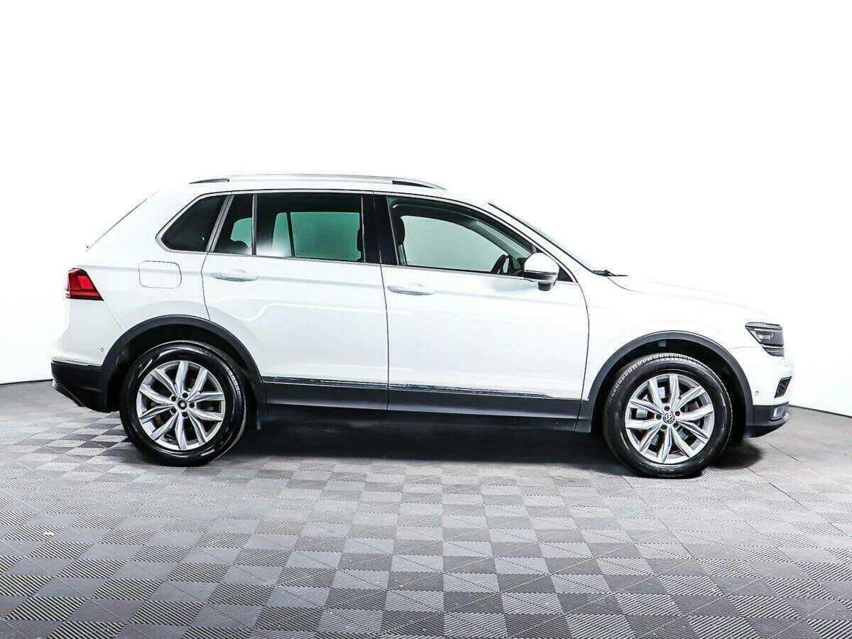 Volkswagen Tiguan б/у, 2017, Роботизированная. Фото: #2