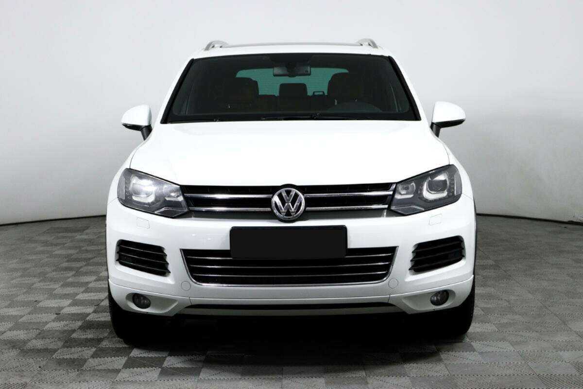 Volkswagen Touareg б/у, 2013, Автоматическая. Фото: #1