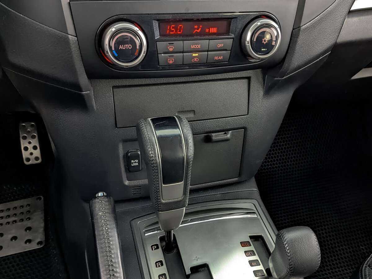 Mitsubishi Pajero б/у, 2013, Автоматическая. Фото: #25