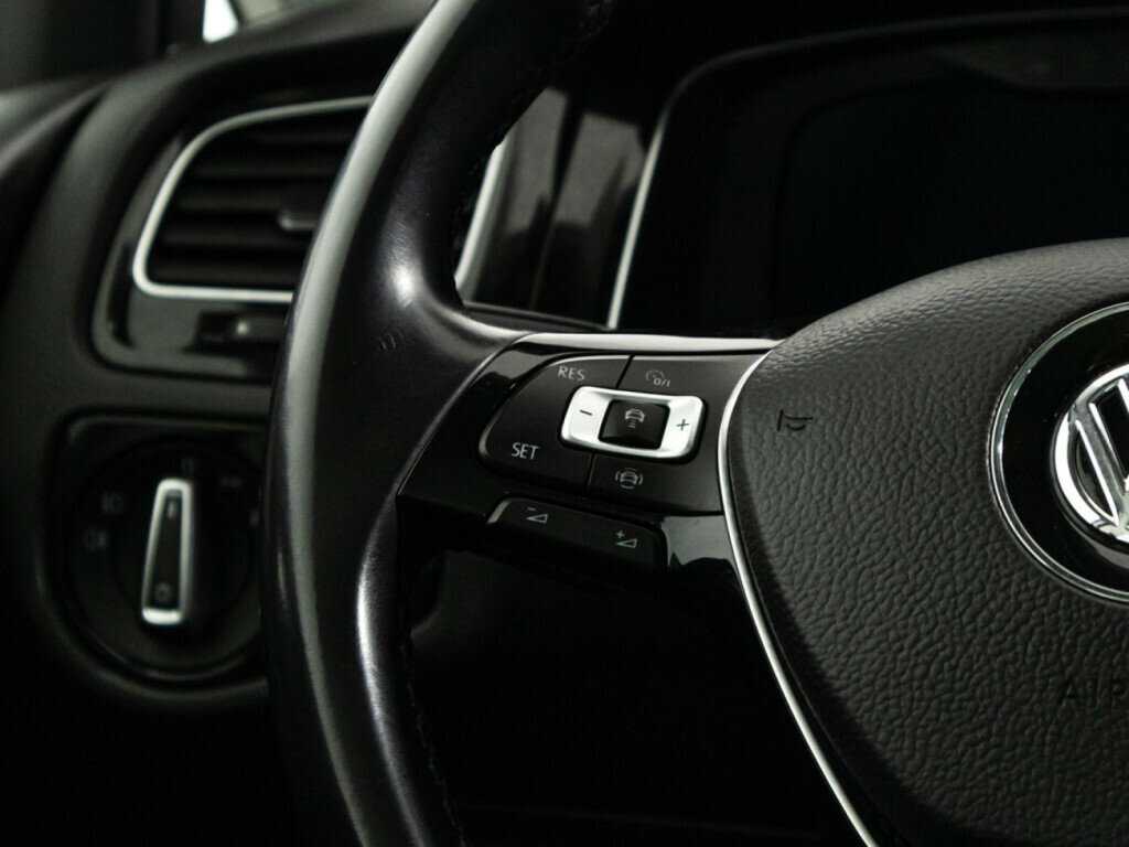 Volkswagen Golf б/у, 2018, Роботизированная. Фото: #17