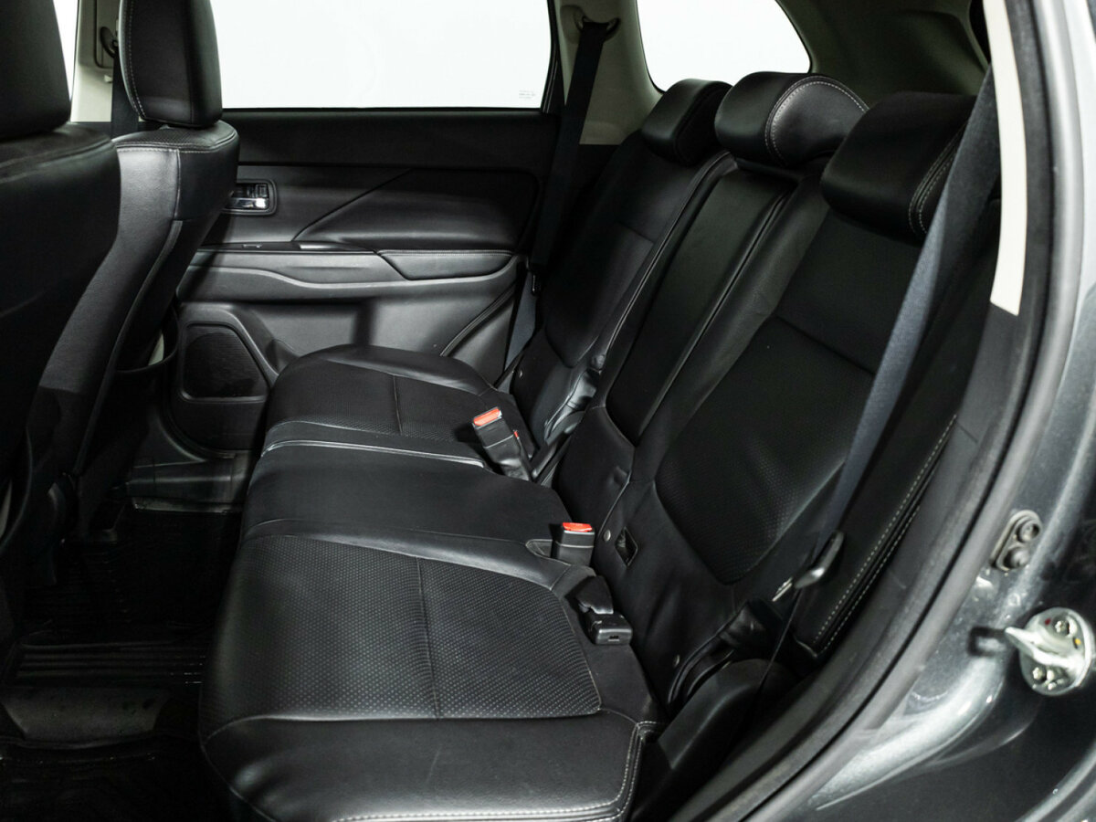 Mitsubishi Outlander б/у, 2017, Вариатор. Фото: #9