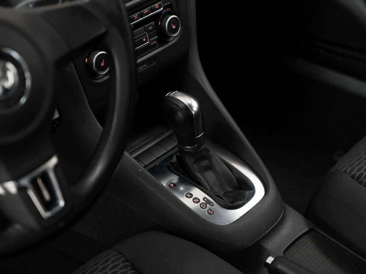 Volkswagen Golf б/у, 2012, Роботизированная. Фото: #11