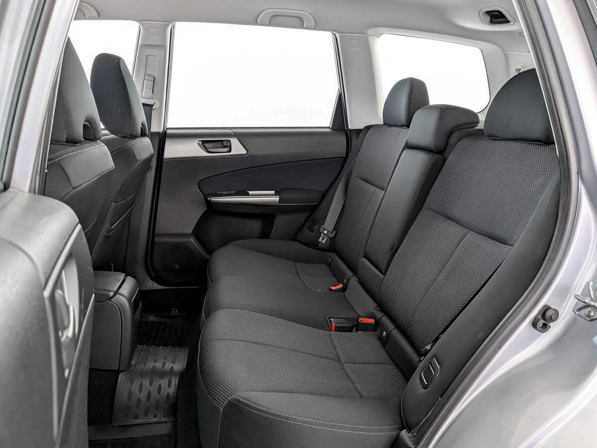 Subaru Forester б/у, 2012, Механическая. Фото: #9