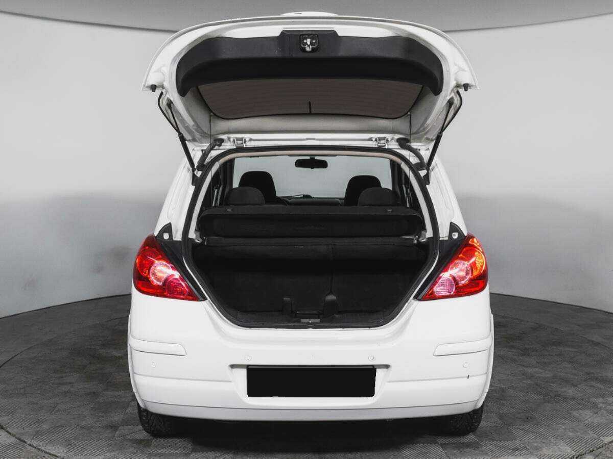 Nissan Tiida б/у, 2013, Механическая. Фото: #15