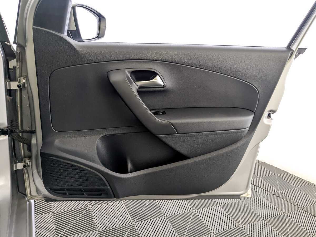 Volkswagen Polo б/у, 2019, Автоматическая. Фото: #23