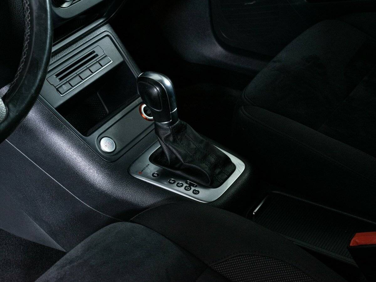 Volkswagen Tiguan б/у, 2013, Автоматическая. Фото: #14