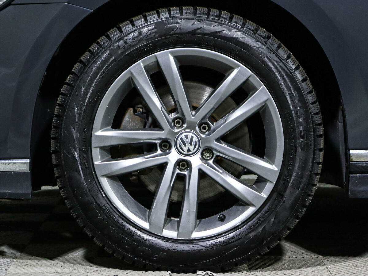 Volkswagen Passat б/у, 2017, Роботизированная. Фото: #12