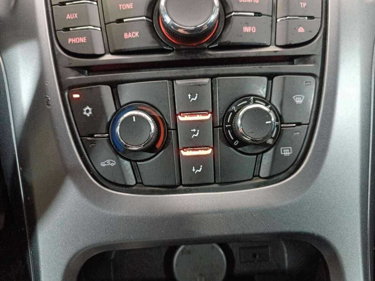 Opel Astra б/у, 2012, Механическая. Фото: #13