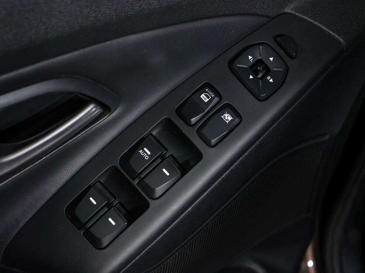 Hyundai ix35 б/у, 2014, Автоматическая. Фото: #17
