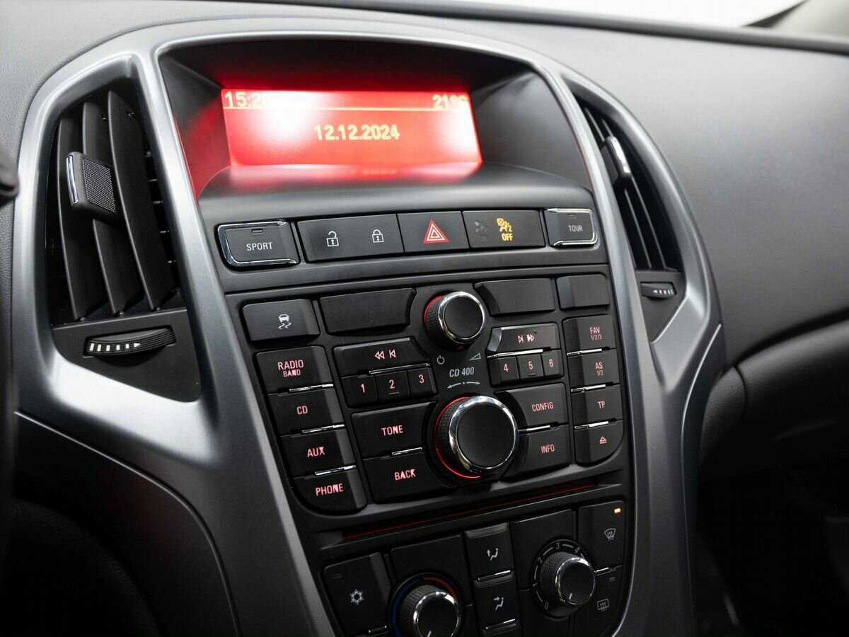 Opel Astra б/у, 2012, Механическая. Фото: #17