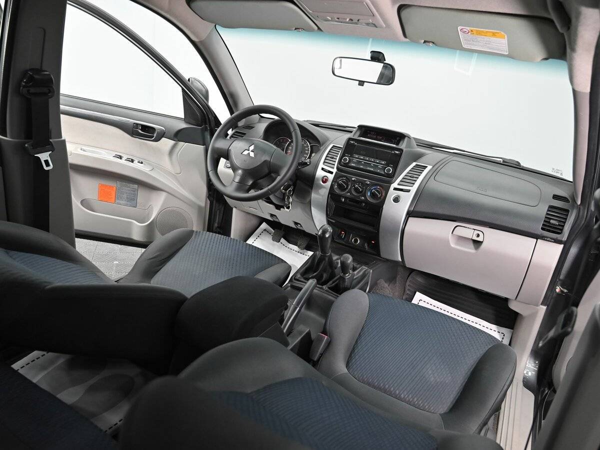 Mitsubishi Pajero Sport б/у, 2014, Механическая. Фото: #12