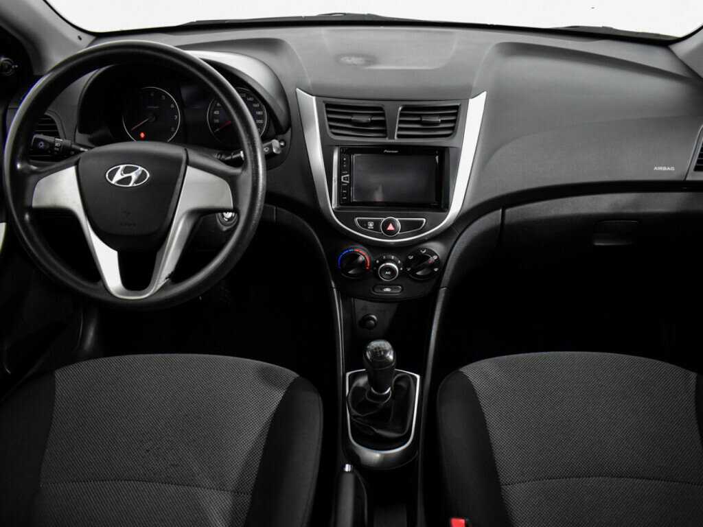 Hyundai Solaris б/у, 2013, Механическая. Фото: #8