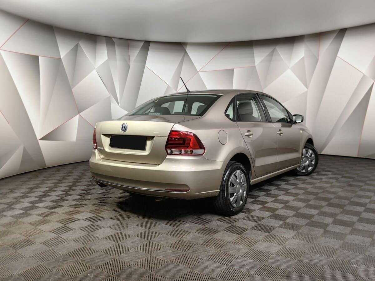 Volkswagen Polo б/у, 2016, Автоматическая. Фото: #1