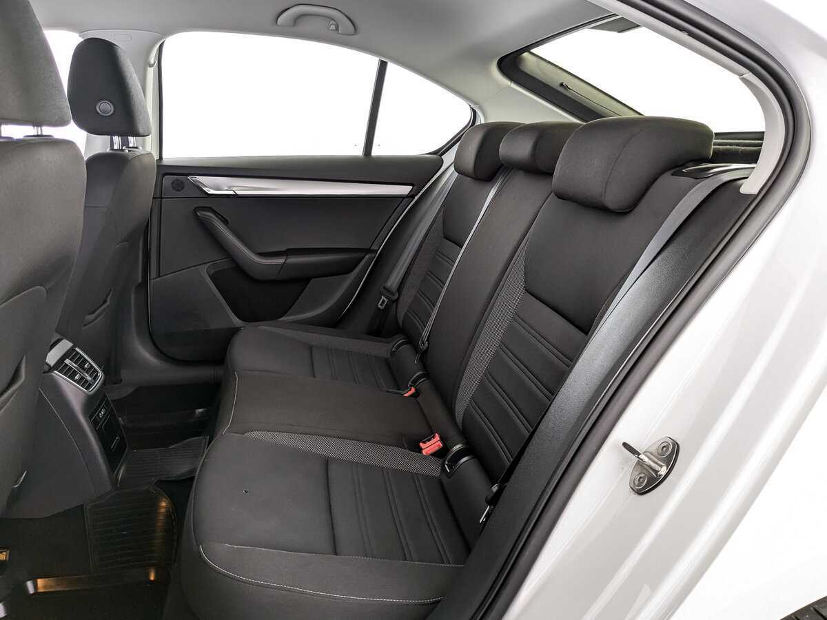 Skoda Octavia б/у, 2019, Механическая. Фото: #9