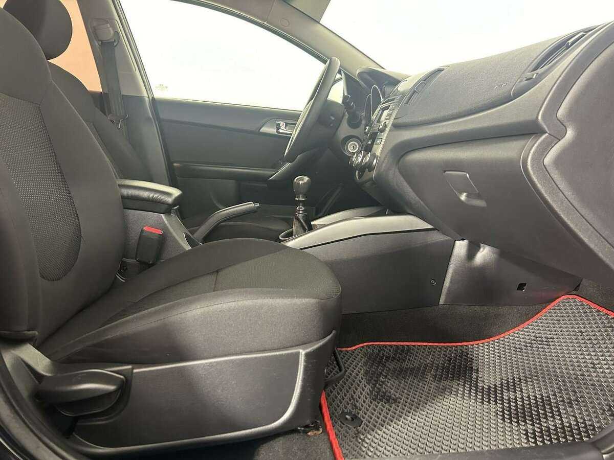 Kia Cerato б/у, 2013, Механическая. Фото: #11