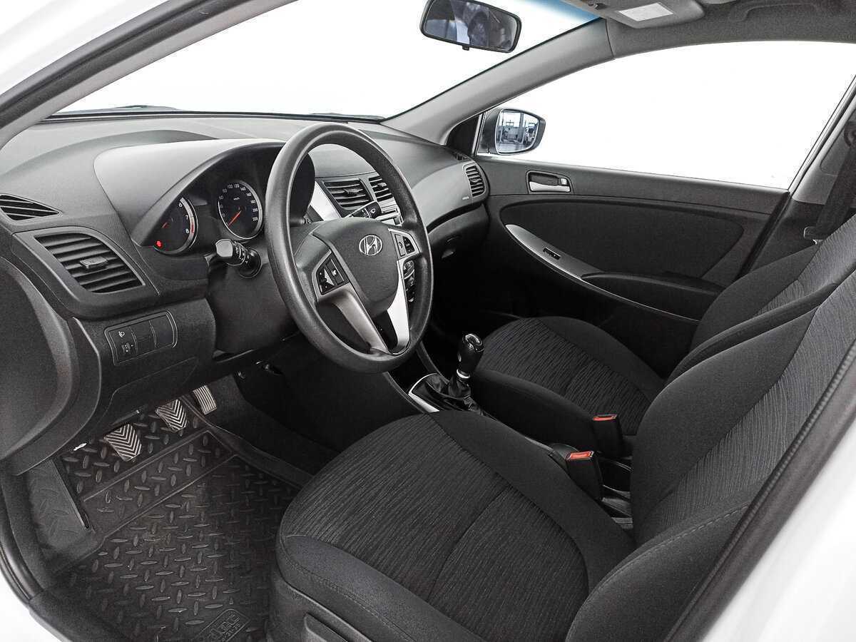 Hyundai Solaris б/у, 2015, Механическая. Фото: #11