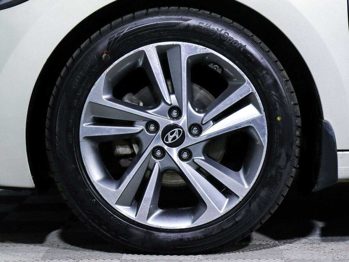 Hyundai Elantra б/у, 2018, Автоматическая. Фото: #14
